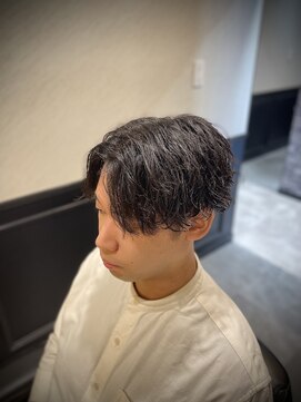 プラウド(PROUD) センターパート　ツイスパ　ツーブロ　理容室　シェービング