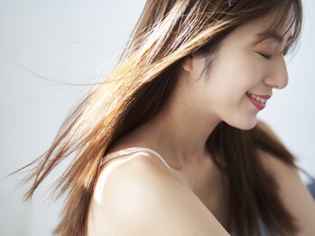 リコ ヘアー メイク 海老名店(Lico hair make)の写真/【海老名駅☆TOKIO縮毛矯正】ダメージ補修が同時に叶う!!ヴァージン毛のような輝きストレートを体感して★