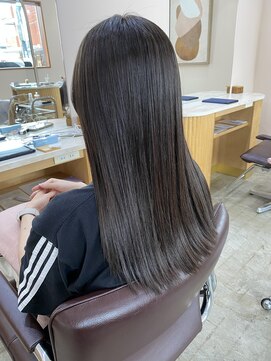 キュオンシア(CUEON. ciea) 美髪ストレート×グレージュカラー