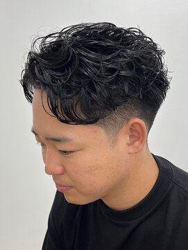 ローウェ バイ フィフス 立川メンズサロン(Louwe by fifth) 立川フェザーパーマニュアンスパーマセンターパートウルフカット