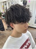 横浜ツイスパ波巻きパーマメンズマッシュウルフ刈り上げなし