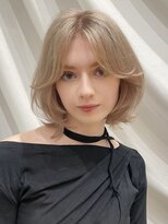 ボブルフ小顔ハイトーンヘア