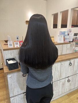 ナンプウ(Nanpu) 暗髪×レイヤーカット