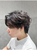 無造作フェザーパーマセンターパート毛流れパーマ