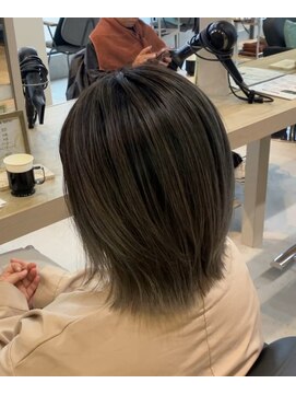 リア 近鉄八尾店(Lia) 白髪ボカシハイライト☆