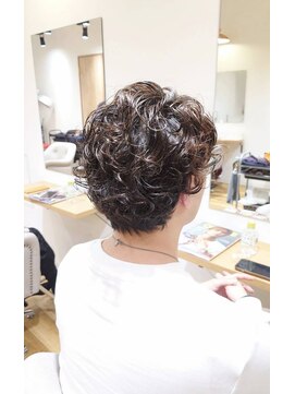 クセ毛風ニュアンスパーマ