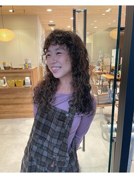 ミューズ バイ ケンジ(MUSE by KENJE) サーファーガールのパーマスタイリング