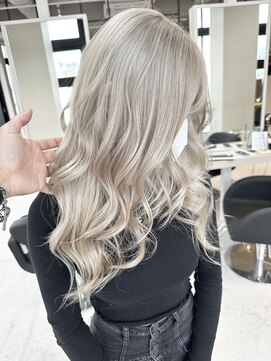 リア 近鉄八尾店(Lia) ホワイト