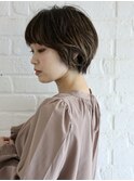 大人マッシュショート_グレージュカラー くびれレイヤー 前髪