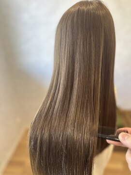 リーリエ(LILIE) 30代40代50代 髪質改善ストレート ネオメテオ 縮毛矯正