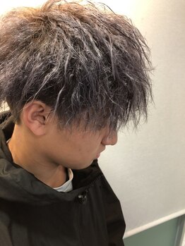 スリーク 吹田店(Sleek)の写真/カウンセリングでなりたいを引き出し、1人1人の一番"カッコよく"見えるスタイルをご提案！お得に変身★