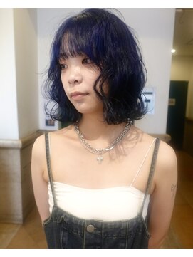 ニコフクオカヘアーメイク(NIKO Fukuoka Hair Make) ネイビーブルー/ボブ/ハイトーンボブ