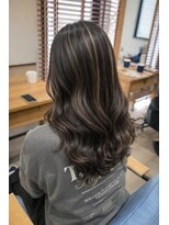 ジゼルアライ(gisele arai)&nbsp;白髪ぼかしハイライト