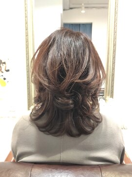 ヘアー グリーン(hair green) 40代50代60代/ウルフレイヤー/大人ウルフ/巻き髪