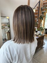 シモンズ ヘアー(SHIMONS HAIR)&nbsp;ぱつっとボブ×細めハイライト