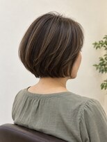 aptas 青山/表参道 白髪染め/白髪ぼかしハイライト/ボリュームアップエクステ&nbsp;表参道/青山/流れる毛束のやわらかボブ
