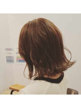 ヘアー サロン ハレ(Hair Salon Ha Le) 外はねミディアムボブ