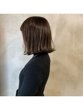 ミント(mint) 赤み除去!カーキグレーで透明感!