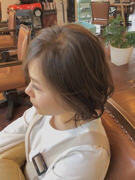 イズム(isms...) ふんわりレイヤーボブ