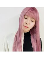 クク(QUQU)&nbsp;透けるくらいの透明感。街で目を惹くハイトーンカラー