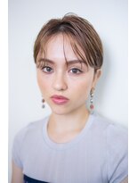 ピズム(PISM)&nbsp;センターパート×耳かけハンサムショート/フォギーベージュ