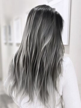 オーブ ヘアー ノア 熊谷店(AUBE HAIR noa) 【AUBE HAIR】ホワイトグレーハイライト_シースルーストレート