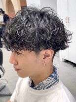 フィフス 天神大名(fifth)&nbsp;波巻きスパイラルパーマツーブロックツイストパーマメンズヘア