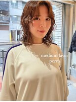 ユニ(uni)&nbsp;ウルフパーマ/ウルフカット/ミディアムレイヤー/20代/30代