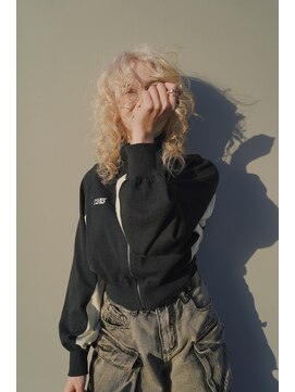 イー(E) ブロンドベージュ+ラフカール