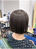 大人かわいい丸みボブ×白髪ぼかしカラー