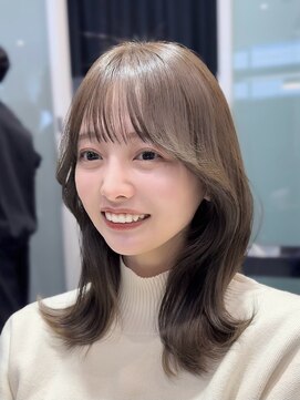 ビューネオ(VIEW NEO) くびれミディアム/顔まわり/レイヤー/前髪/谷町四丁目