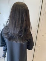 ネウィ 川崎(newi)&nbsp;丸型卵形ストレートレイヤーエアリーロング美髪アッシュブラウン