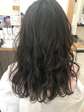 リアン(Lien) 赤味を抑えたい方必見！透明感のあるカーキグレージュ！