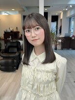 カシビ(kashibi)&nbsp;眼鏡も映える艶々髪。