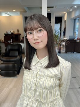カシビ(kashibi) 眼鏡も映える艶々髪。