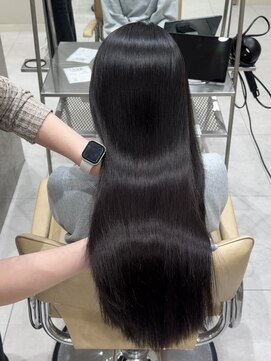 アッドバイケンジ(Add.. by KENJE) ロングヘアでもここまでまとまる◎艶ストレート