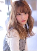 上品ベージュのリラックスウェーブ