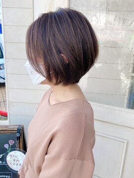 アミュレ(Amule) 前下がりショートまるみショートハイライトココアブラウン