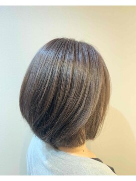 アトリア コースト 横浜(Atria Coast) 【20代30代40代】スリークボブｘハイライト