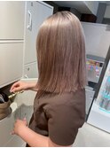 切りっぱなしミディアム/アッシュピンクベージュ