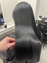 ヴィア(Via) 髪質改善ストレートパーマ縮毛矯正ブルーブラックトリートメント