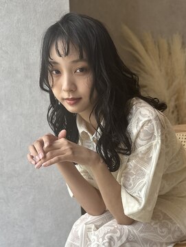 リュドール 名駅(Rue D'or) 作り込みすぎない、品のあるウェーブヘア