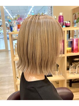 ニューヨークニューヨークマザーズ(NYNY Mothers) ハイトーン切りっぱなしボブ