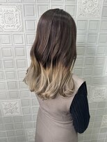 ヘンリエッタ 表参道(Henrietta)&nbsp;グラデーションホワイトベージュ