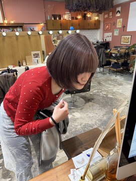 チャプター 問屋町(chapter) ケアブリーチラベンダーグレージュカラー顔まわりボブレイヤー