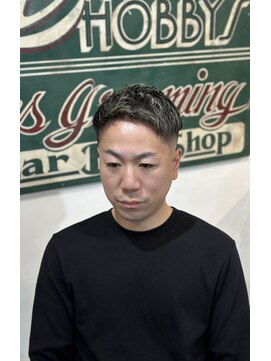 リルホビーズメンズグルーミング(Lil Hobbys Men's Grooming) ＜理容室＞＜バーバー＞フェードメッシュ短髪スタイル