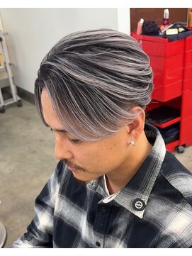 テンバイリップスヘアー(TEN by LIPPS hair) ホワイトシルバーグレーバレイヤージュツーブロセンターパート