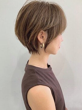 クリックプラス 小倉(Click plus) 大人ベージュショートボブ