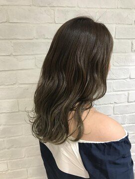 コム(com by neolive) ブリーチグラデーション×アッシュ