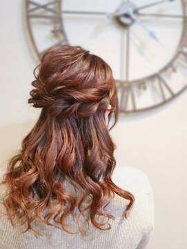 ヘアセットサロン ミント(Hair set salon MINT) ねじりルーズハーフアップ